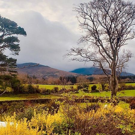 Bryansford Cottage ภายนอก รูปภาพ