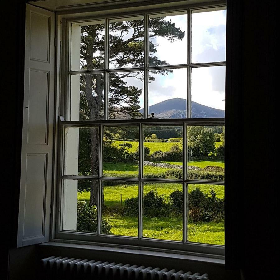 Bryansford Cottage ภายนอก รูปภาพ
